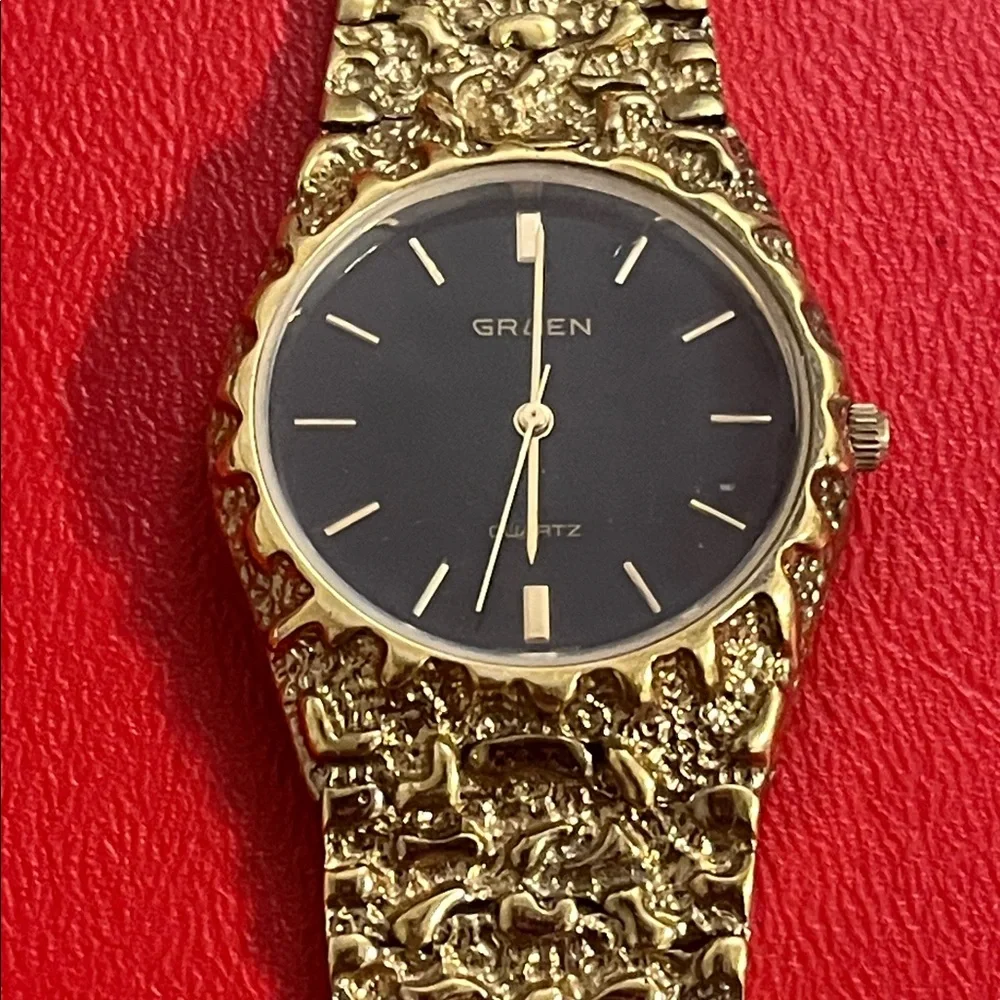 Vintage Gruen Gold-Tone Quartz Watch – Textured Bracelet, Black Dial 8.5”L